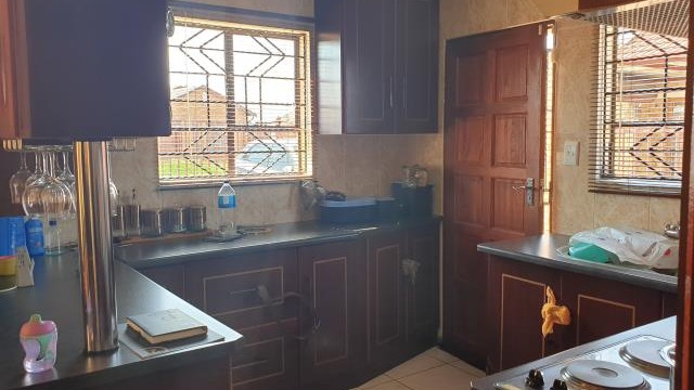 To Let 2 Bedroom Property for Rent in Mandela View Free State